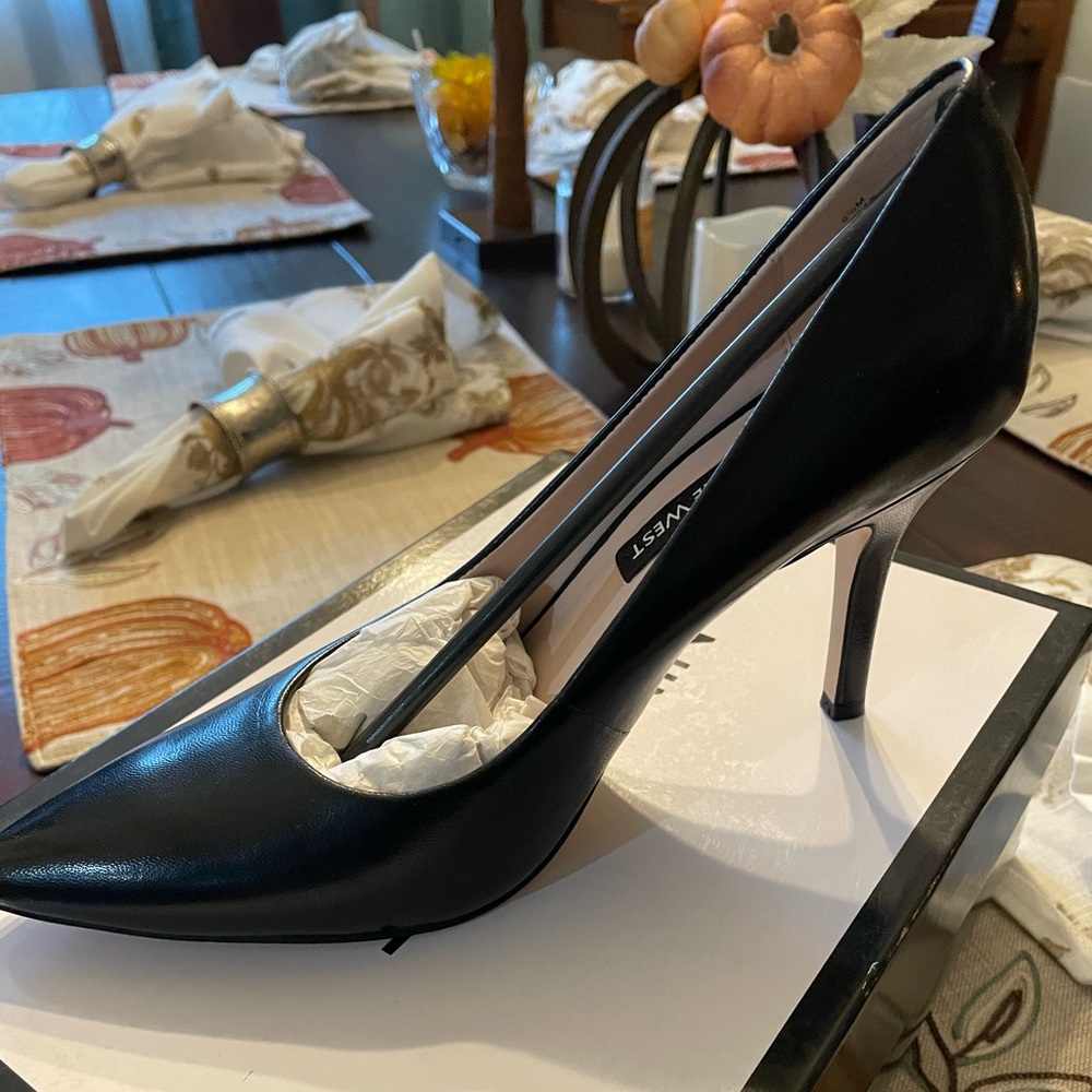 Black Nine West pumps